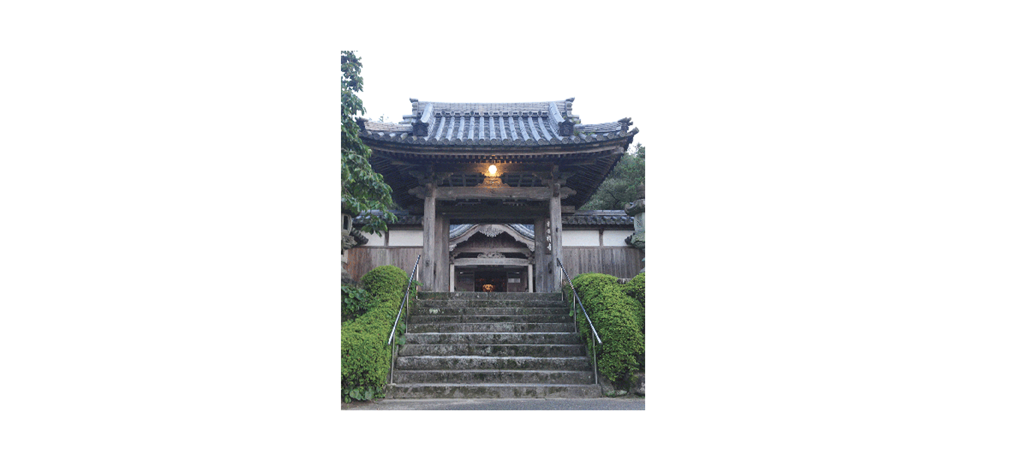 糸島にある800年の歴史を持つ龍国寺にて